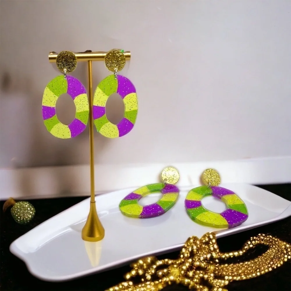 Sweeten Your Mardi Gras: NWT Whimsical King Cake Dangle Earrings!